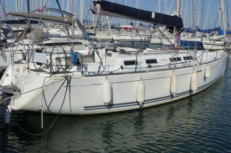 Dufour 425 - 1.jpg
